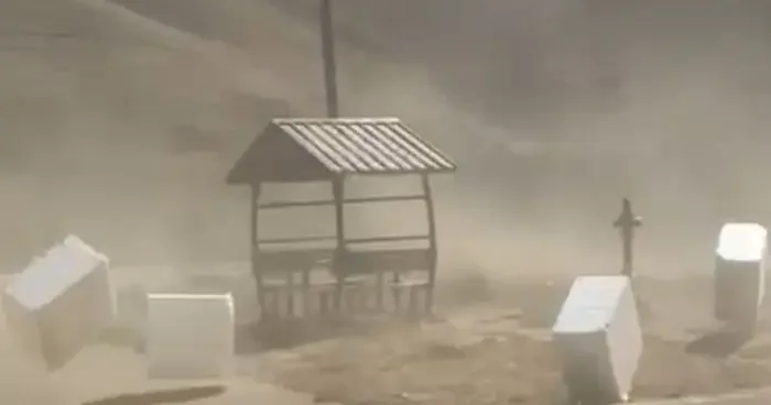 Bitlis te fırtına etkili oldu