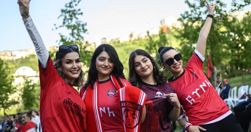 İstanbul da coşkulu kutlama! Ama bu kez Türk takımı değil