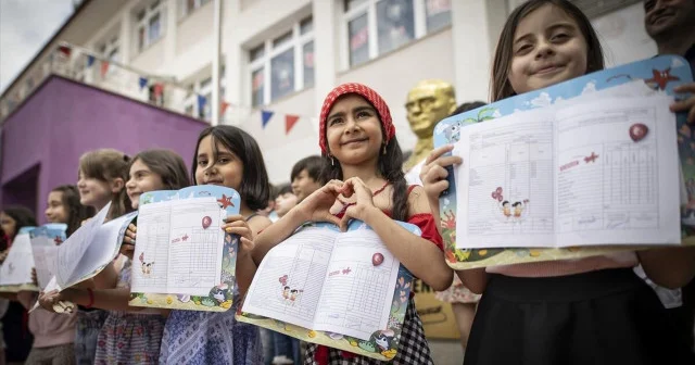 Karneler ne zaman dağıtılacak? Okullar ne zaman kapanıyor, yaz tatili ne zaman başlayacak? 2025 karne günü tarihi Son Dakika Haberleri