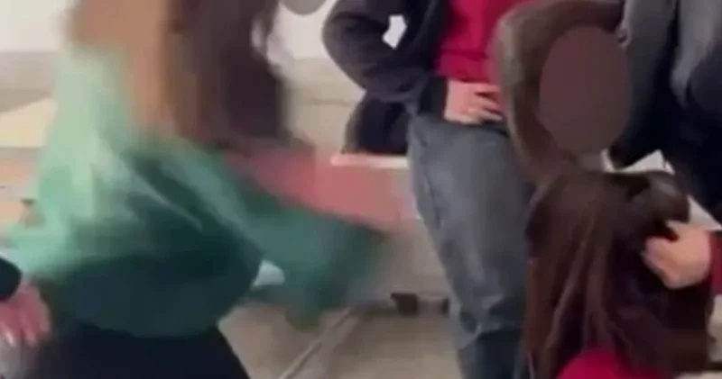 Sivas ta lisede öğrenciye şiddet: Okul müdürü ile müdür yardımcısı görevden uzaklaştırıldı