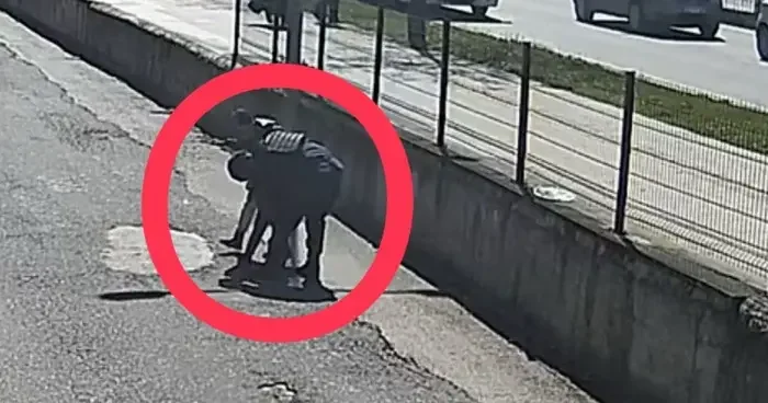 Jandarma, nefes borusuna yiyecek kaçan çocuğu Heimlich manevrasıyla kurtardı