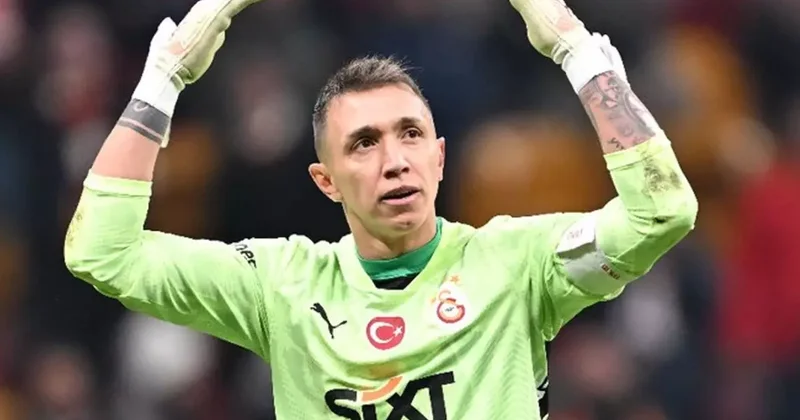 İsmi Galatasaray la anılan kaleciden sürpriz hareket! Muslera yı takip etti