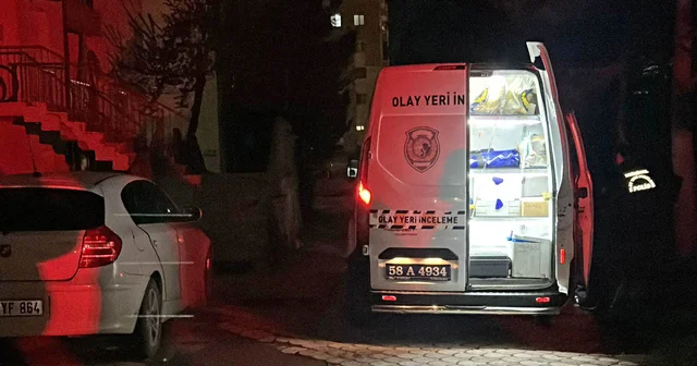 Pompalı tüfekle bacağına ateş etti, çıkan saçmalardan kız arkadaşı da yaralandı Sivas Haberleri