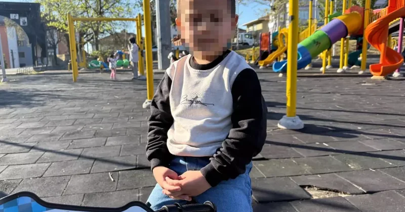 Parkta bulduğu alkol şişesini su zannederek içen çocuk hastanelik oldu