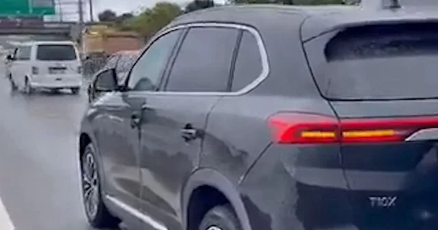 TOGG un lüks otomobille karıştığı kazanın görüntüleri gündem oldu VİDEO İZLE