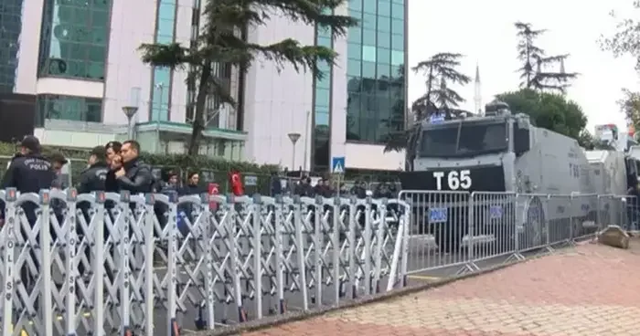 İsrail Başkonsolosluğu nda hareketli dakikalar! Şüpheli şahıs yakalandı