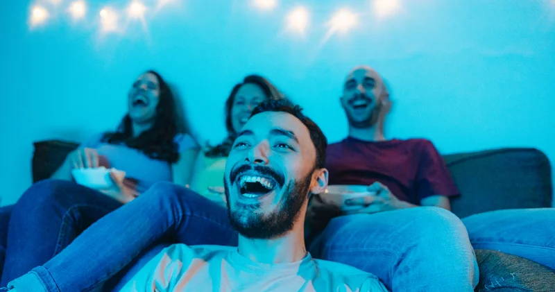 Haftanın yorgunluğunu atmaya hazır olun! İzlerken kahkahalara boğulacağınız komedi filmleri!