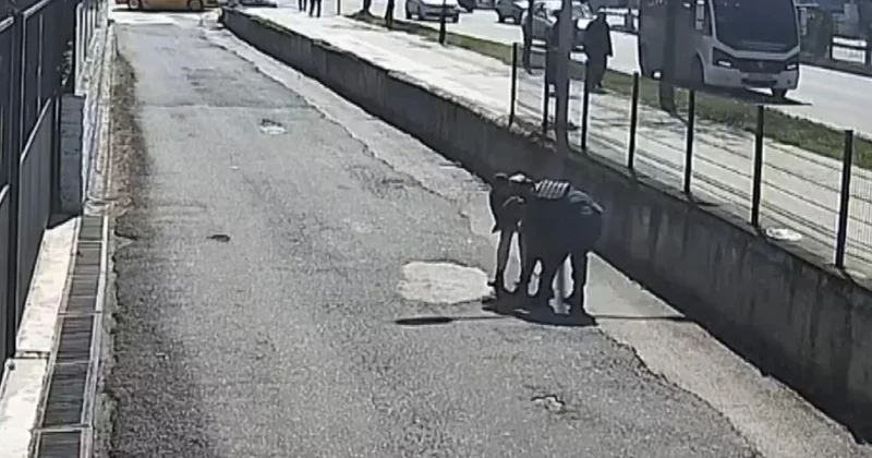 Jandarmanın heimlich manevrası küçük çocuğun hayatını kurtardı