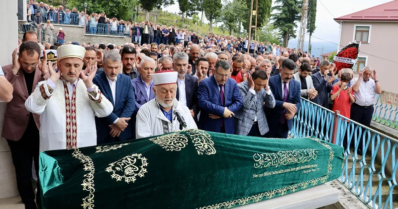 Trabzon daki selde hayatını kaybeden kişinin cenazesi defnedildi