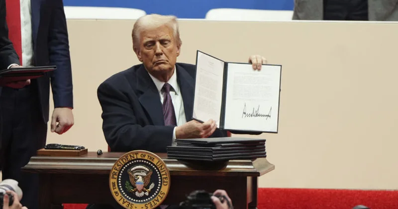 Trump ın, 12 ülkenin vatandaşlarının ABD ye seyahatini yasaklamasına ilişkin kararı yürürlüğe girdi Dış Haberler