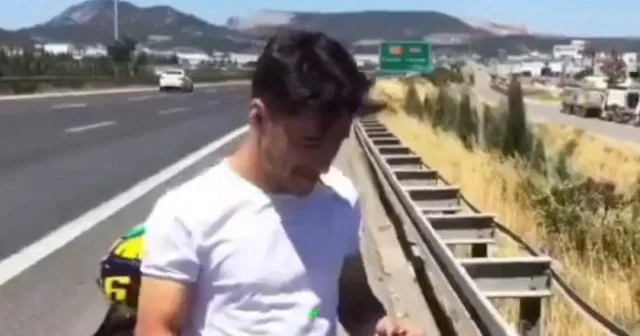 Yolda torpil yakıp yangına davetiye çıkardı VİDEO İZLE