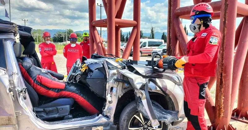 İtfaiyeden AKUT’a eğitim desteği