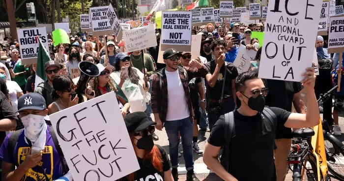 Los Angeles yangın yeri! Çatışmalar zirve yaptı... Trump: Şehir işgal edildi...