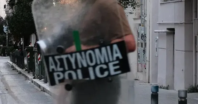Yunan milletvekilinin evine bombalı saldırı