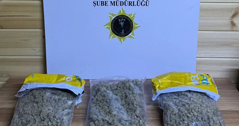 Samsun da aracın tavanına gizlenmiş uyuşturucu bulundu