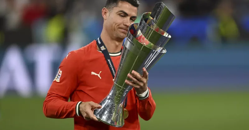 Ronaldo gelecek sezon formasını giyeceği takımı açıkladı!