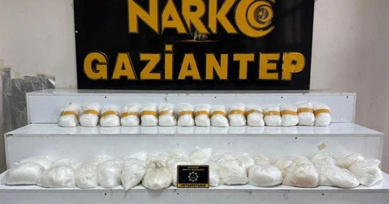 Uyuşturucu taşıyan 2 şüpheli tutuklandı