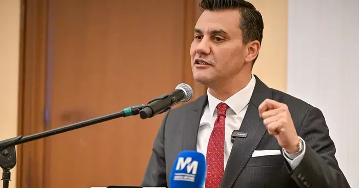 Ferdi Zeyrek in sağlık durumu hakkında son açıklama! Başhekim dünle karşılaştırararak anlattı: Şu aşamada uyandırmayı düşünmüyoruz