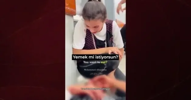 Açlık içinde hayatta kalma mücadelesi: Yaralı Filistinli çocuk ekmek için yalvardı