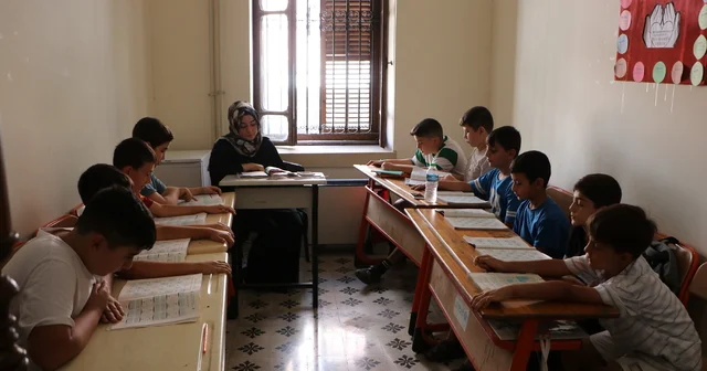 Kilis te öğrenciler için düzenlenen yaz okulu başladı Kilis Haberleri