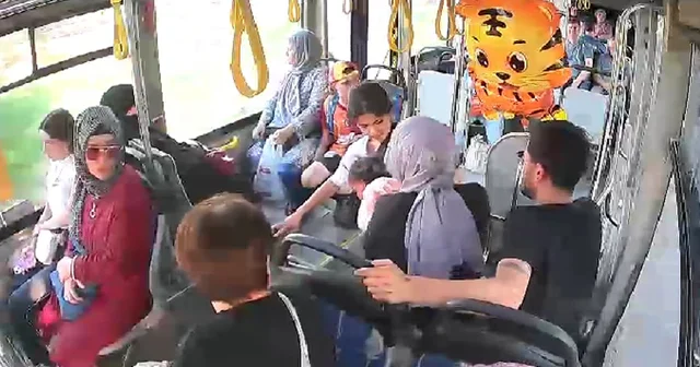 Boğazına cips kaçan bebeği, Heimlich manevrasıyla kurtardı Isparta Haberleri