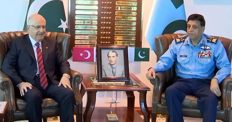 Milli Savunma Bakanı Güler, Pakistan Hava Kuvvetleri Komutanı Sidhu ile görüştü