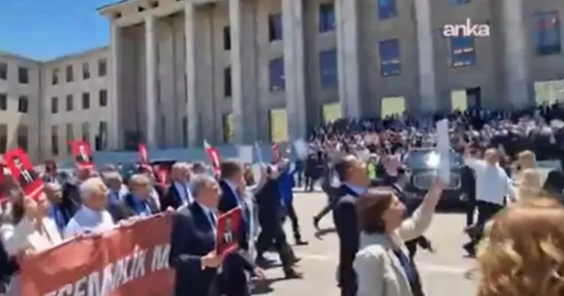 Böylesi şimdiye kadar ilk kez oldu! CHP li ve AKP li vekillerin sokakta slogan savaşı Sözcü Gazetesi