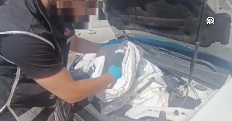 Aracın motorundan cephanelik çıktı Sözcü Gazetesi