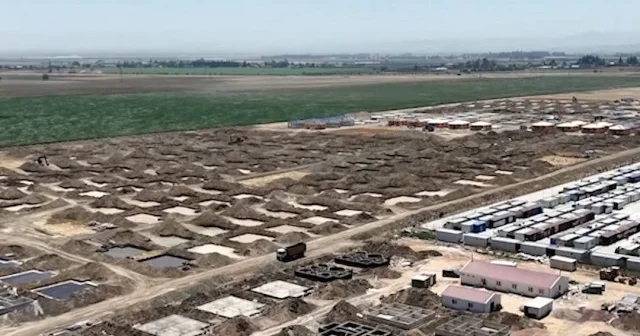 Antakya da 607 kırsal afet konutunun yapımı sürüyor VİDEO İZLE
