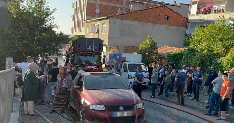 Evde çakmakla oynarken yangın çıkardı