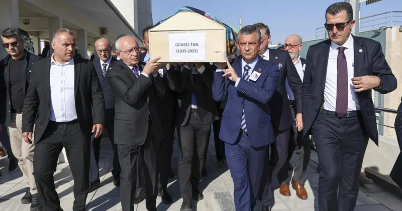 Özgür Özel ile Kılıçdaroğlu, Milletvekili Namık Tan’ın annesinin cenazesine katıldı
