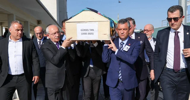 Kemal Kılıçdaroğlu ile Özgür Özel cenazede buluştu Politika Haberleri