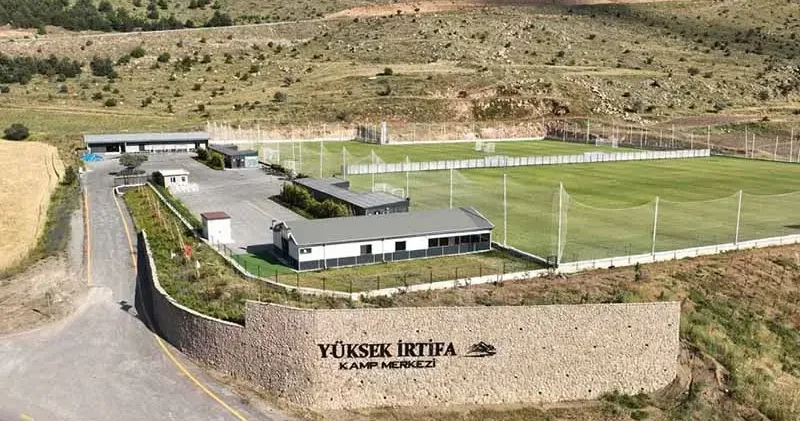 25 futbol takımı, yaz kampı için Erciyes i tercih etti