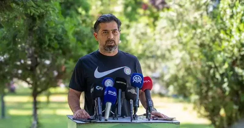 İlhan Palut: En zor dönemleri yaşıyor, yönetimle takımı kurmaya çalışıyoruz