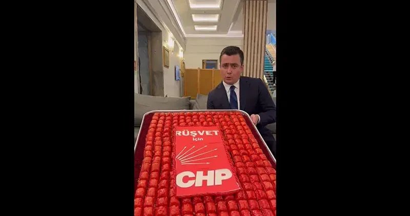 AK Parti li Gökçek, TBMM ye üzerinde, Rüşvet için CHP yazılı baklavayla geldi