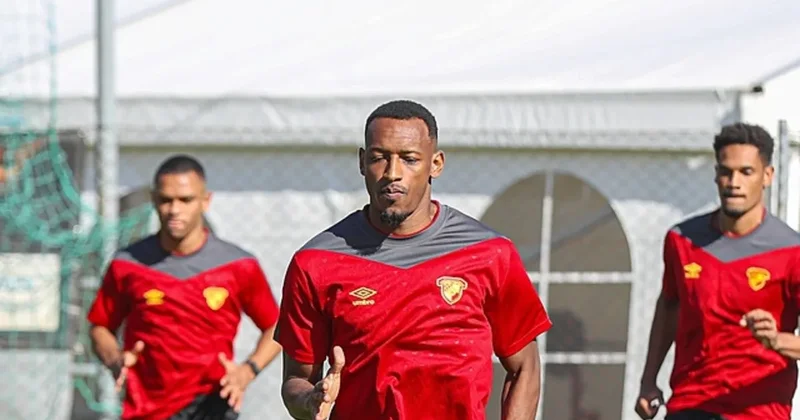Göztepe de savunmada rekabet üst seviyede