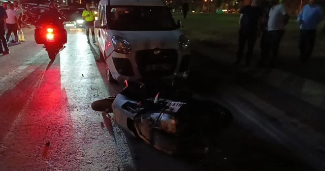 Alkollü sürücü yol verme tartışmasında 1 motosiklet ve 3 araca çarptı; kaza anı kamerada Bursa Haberleri