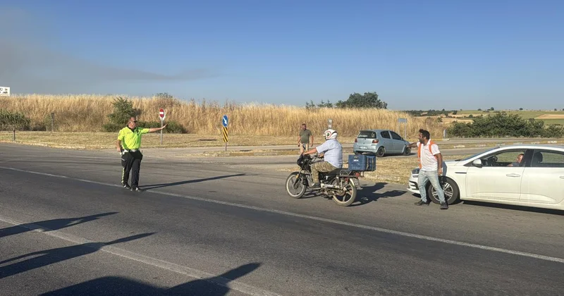 Hamzabeyli Sınır Kapısına giden kara yolu yangın nedeniyle trafiğe kapatıldı