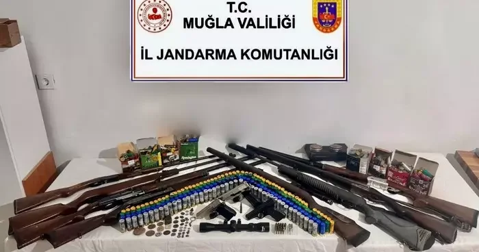Muğla’da tarihi eser ve ruhsatsız silah operasyonu