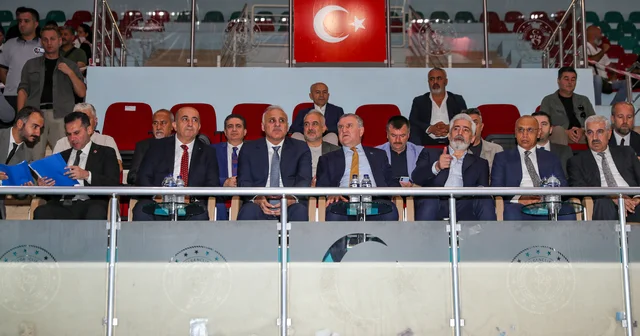 Gençlik ve Spor Bakanı Bak, Türkiye Karate Premier Ligi Rıdvan Gümüş Etabı müsabakalarını izledi: Diyarbakır Haberleri