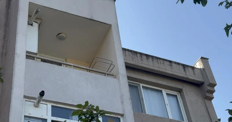 4 yaşındaki oğlunu yastıkla boğarak öldürdü! Cesediyle 8 saat yaşadı