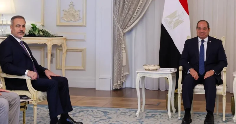 Bakan Fidan ve Mısır Cumhurbaşkanı Sisi bir araya geldi