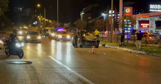 Lüks otomobilin motosiklete çarptığı kazada iki ölü Tokat Haberleri