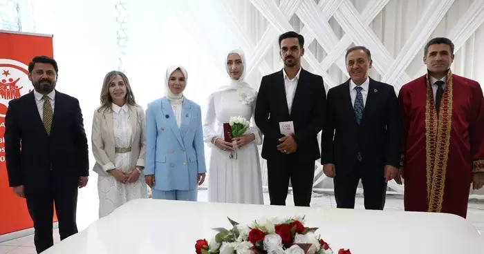 Bakan Göktaş, Evlenecek Gençlerin Desteklenmesi Projesi nden yararlanan çiftin nikah törenine katıldı