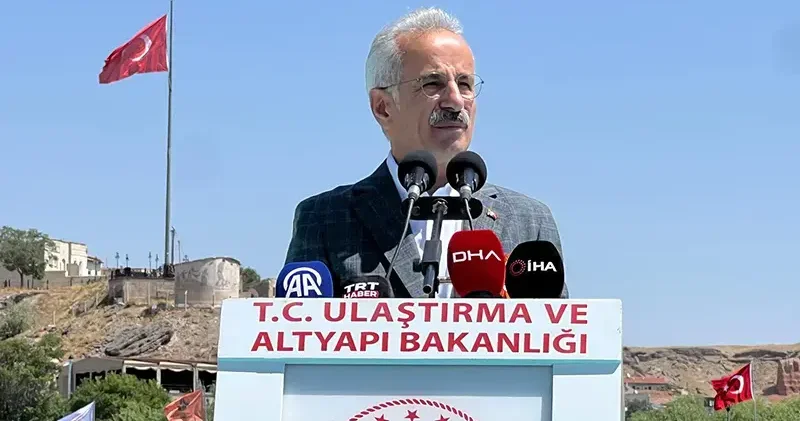 Bakan Uraloğlu: Tarihi yapılarımızı ayağa kaldırmak için var gücümüzle çalışıyoruz