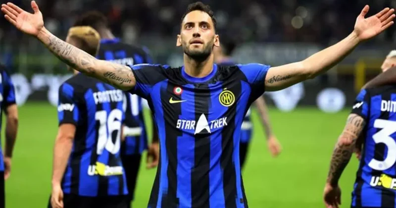 Hakan Çalhanoğlu Nezaketen görüştüm diyerek hayalindeki takımı açıkladı
