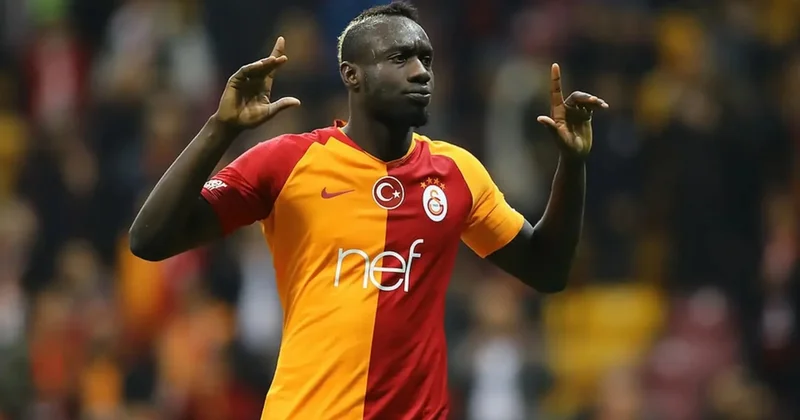 Galatasaray ın eski gol kralı yeniden Süper Lig de! Yeni adresi şaşırttı Sözcü Gazetesi