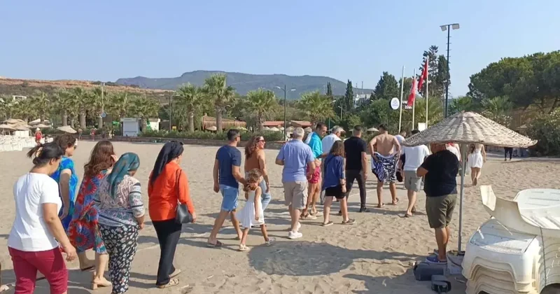 Düğün Geleneği: Gelin ve Damat Denizde Kınalarını Yıkadı