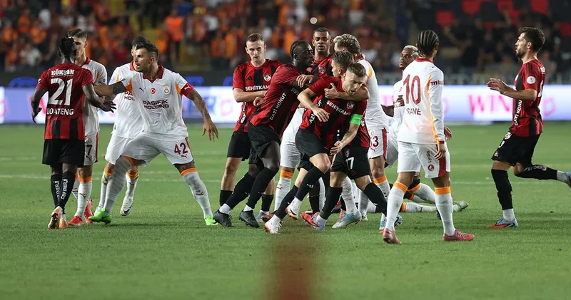 Galatasaray maçında korkutan sakatlık: Aylarca forma giyemeyebilir