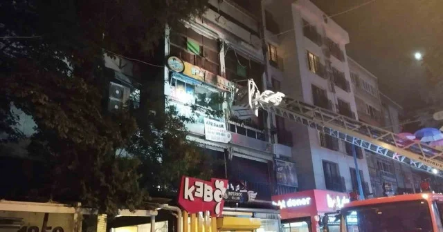 Başkentte dört katlı binada yangın paniği Ankara Haberleri